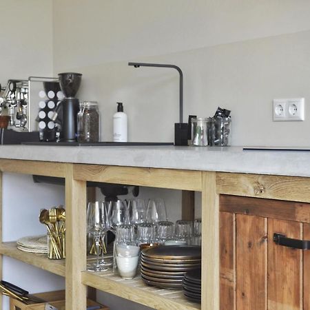 Van Heeckeren Apartments & Suites Buren Бурен Екстериор снимка