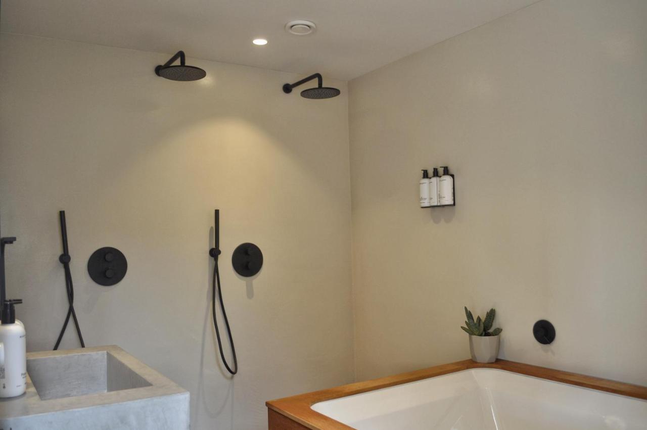 Van Heeckeren Apartments & Suites Buren Бурен Екстериор снимка